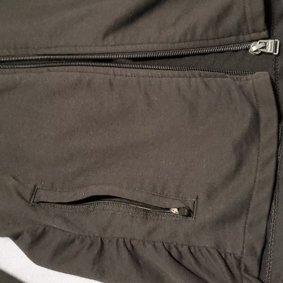 Bench Sweater - Picture 3 of 4